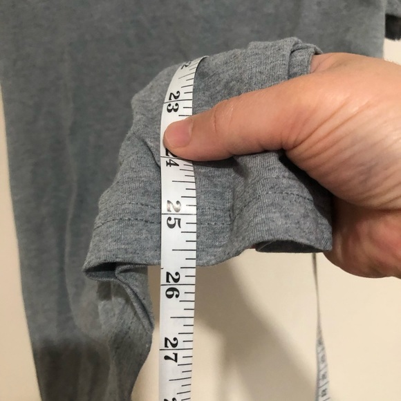 🔴Disney Gray Winnie The Pooh T Shirt. Size XS. - Picture 8 of 8